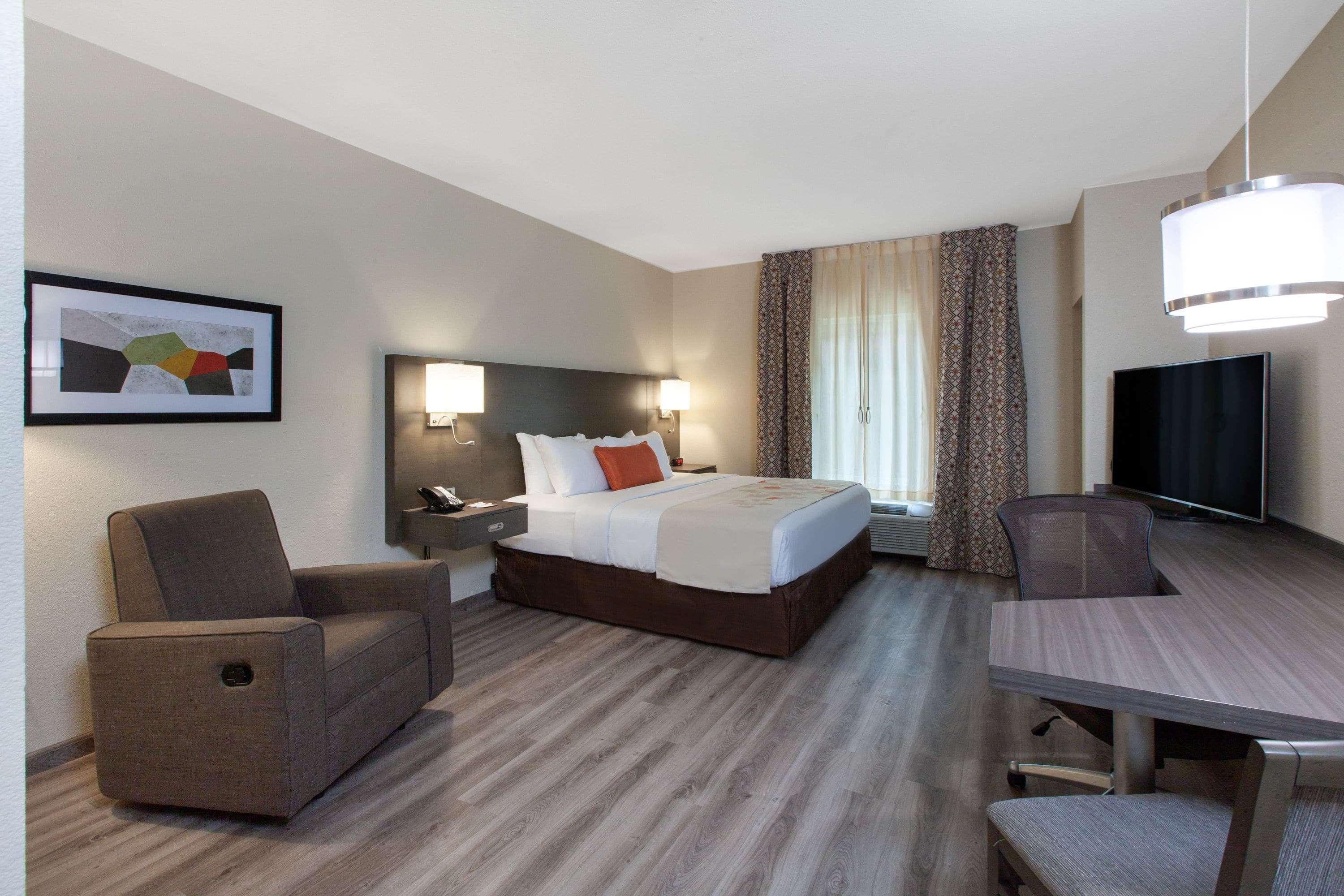 ฮอว์ทอร์น สวีท บาย วินด์แฮม โอเดสซา Hotel ภายนอก รูปภาพ