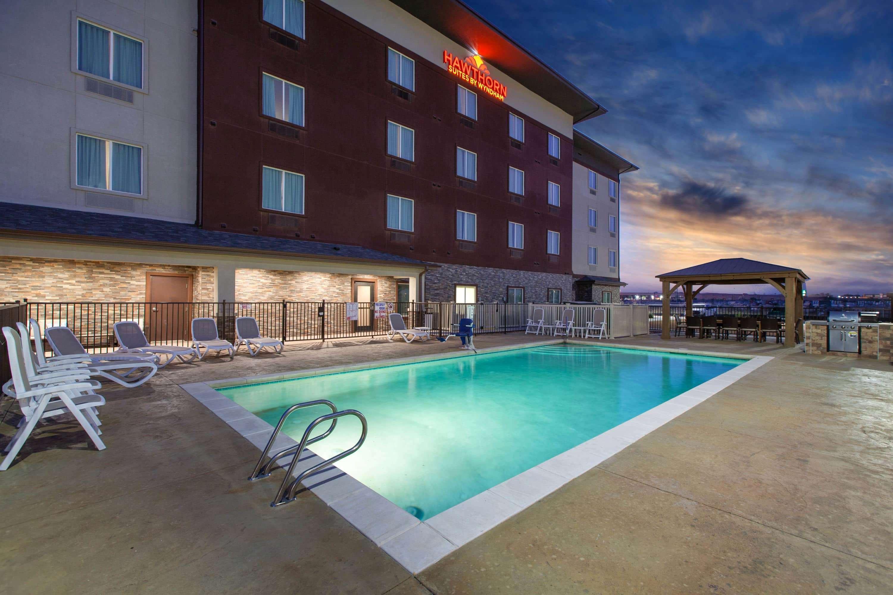 ฮอว์ทอร์น สวีท บาย วินด์แฮม โอเดสซา Hotel ภายนอก รูปภาพ